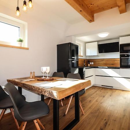 Woodhome - Luxury Mountain Apartment ฮอร์นีมาลาอูปา ภายนอก รูปภาพ